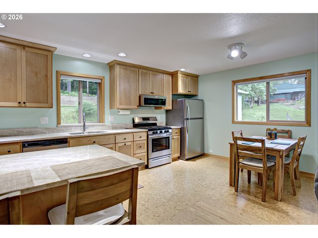 60300 Rays Way, St Helens, OR 97051
