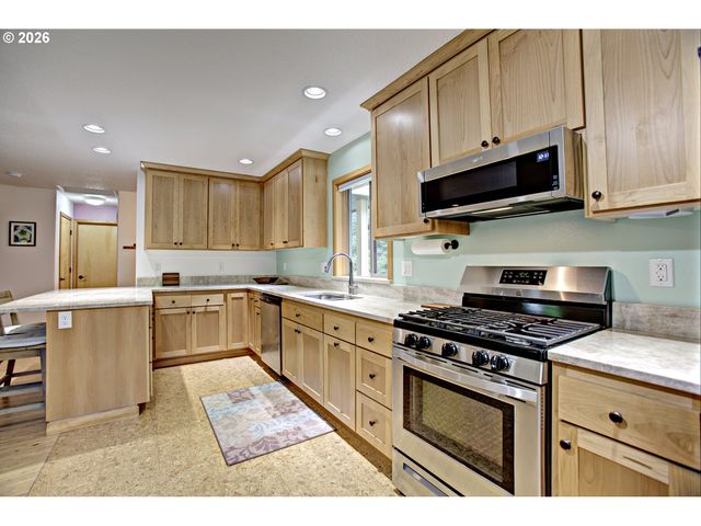 60300 Rays Way, St Helens, OR 97051