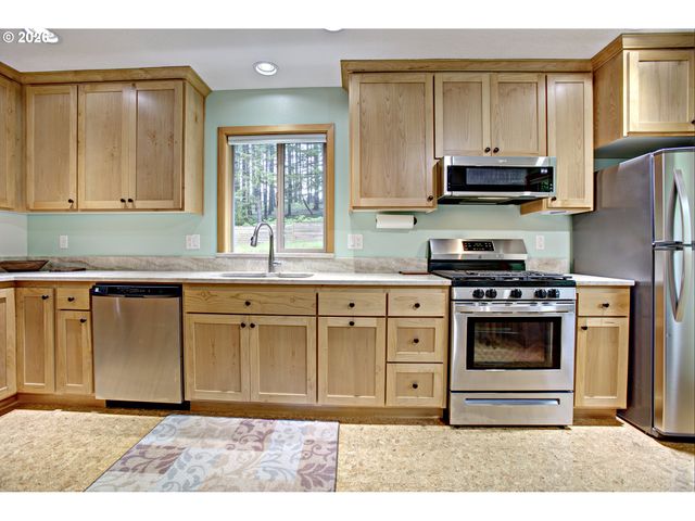 60300 Rays Way, St Helens, OR 97051