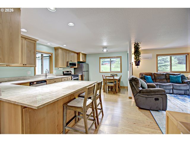 60300 Rays Way, St Helens, OR 97051