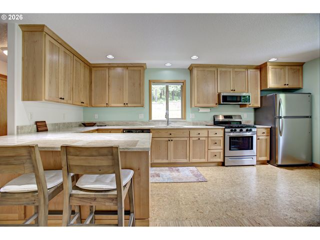 60300 Rays Way, St Helens, OR 97051