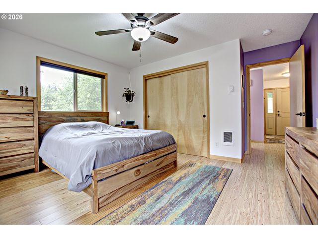60300 Rays Way, St Helens, OR 97051