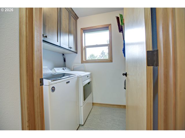 60300 Rays Way, St Helens, OR 97051