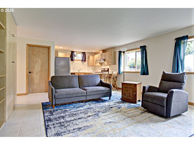 60300 Rays Way, St Helens, OR 97051