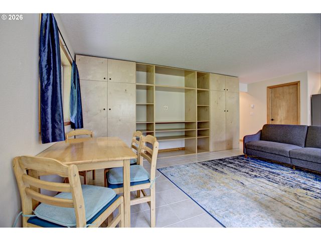 60300 Rays Way, St Helens, OR 97051