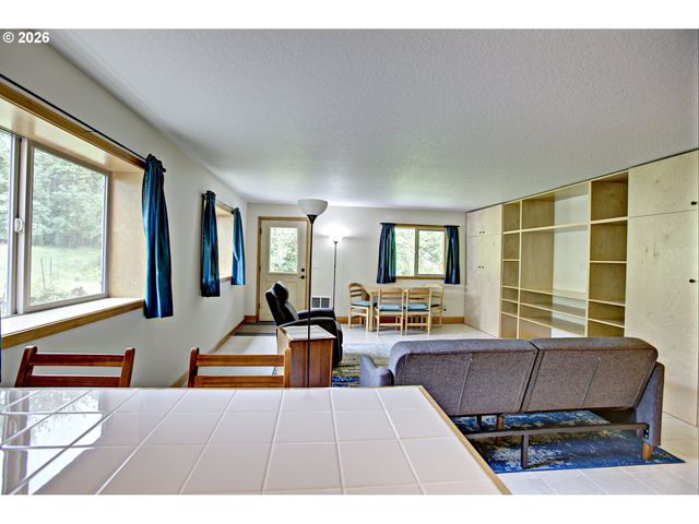 60300 Rays Way, St Helens, OR 97051