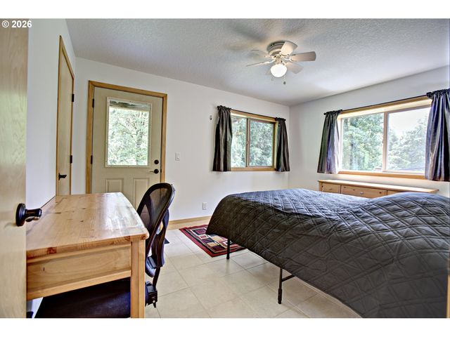 60300 Rays Way, St Helens, OR 97051
