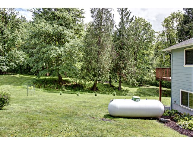 60300 Rays Way, St Helens, OR 97051