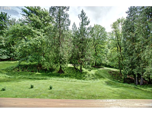 60300 Rays Way, St Helens, OR 97051