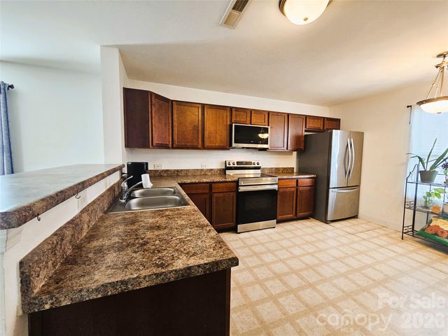 10703 Derryrush Drive, Charlotte, NC 28213