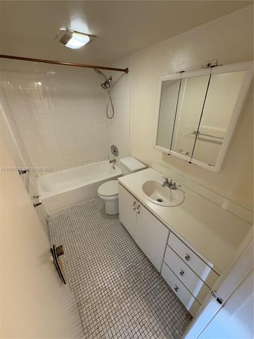 16215 NE 18th Ct 202, North Miami Beach, FL 33162