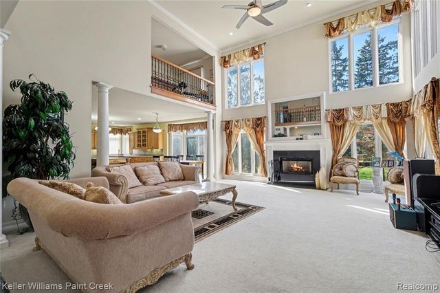 2146 Meadow Reed Drive, Sterling Heights, MI 48314