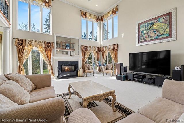 2146 Meadow Reed Drive, Sterling Heights, MI 48314