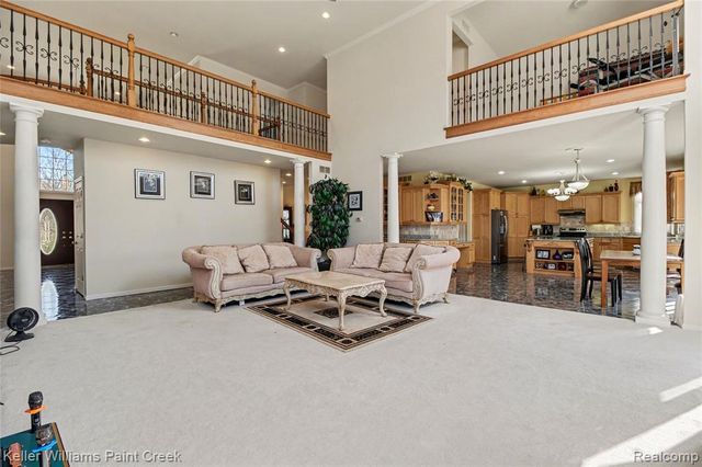 2146 Meadow Reed Drive, Sterling Heights, MI 48314