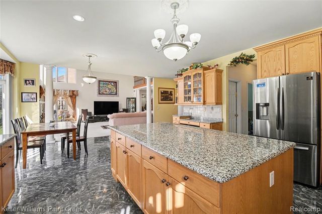 2146 Meadow Reed Drive, Sterling Heights, MI 48314