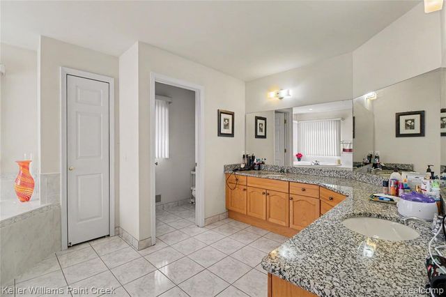 2146 Meadow Reed Drive, Sterling Heights, MI 48314