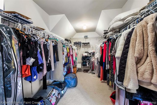 2146 Meadow Reed Drive, Sterling Heights, MI 48314