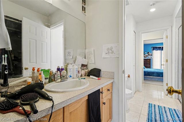 2146 Meadow Reed Drive, Sterling Heights, MI 48314