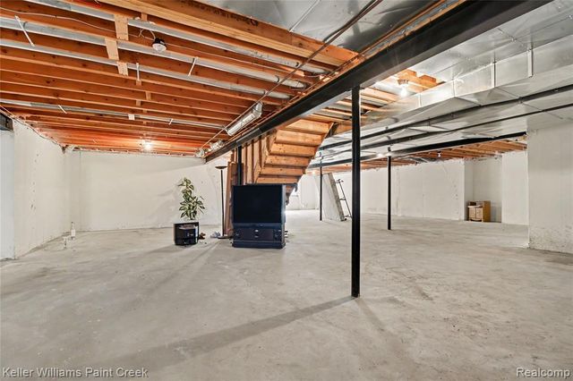 2146 Meadow Reed Drive, Sterling Heights, MI 48314