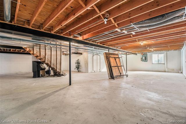 2146 Meadow Reed Drive, Sterling Heights, MI 48314