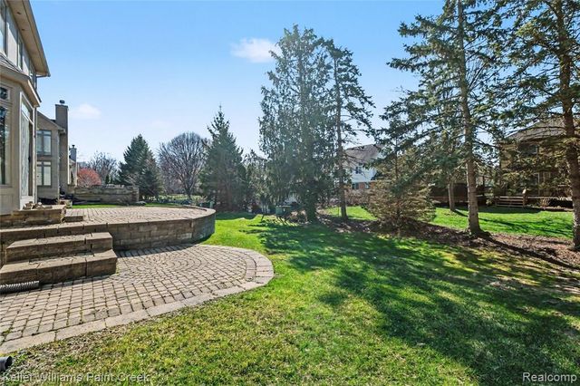 2146 Meadow Reed Drive, Sterling Heights, MI 48314