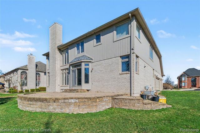 2146 Meadow Reed Drive, Sterling Heights, MI 48314