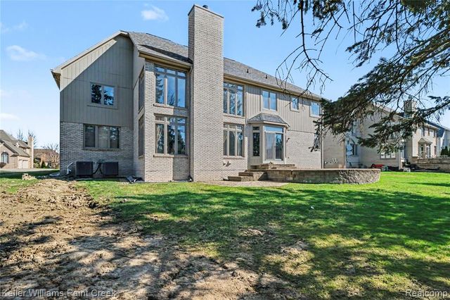 2146 Meadow Reed Drive, Sterling Heights, MI 48314