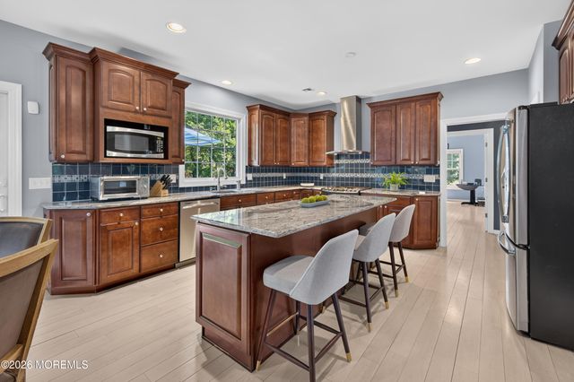 34 La Valley Drive, Manalapan, NJ 07726