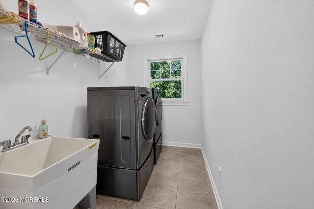 34 La Valley Drive, Manalapan, NJ 07726