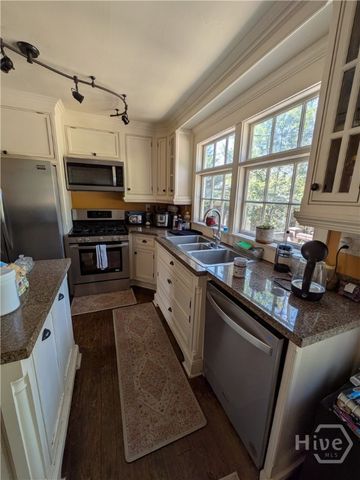 1920 Hawthorne Street, Savannah, GA 31404