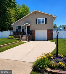 229 GREENE RD, Warminster, PA 18974