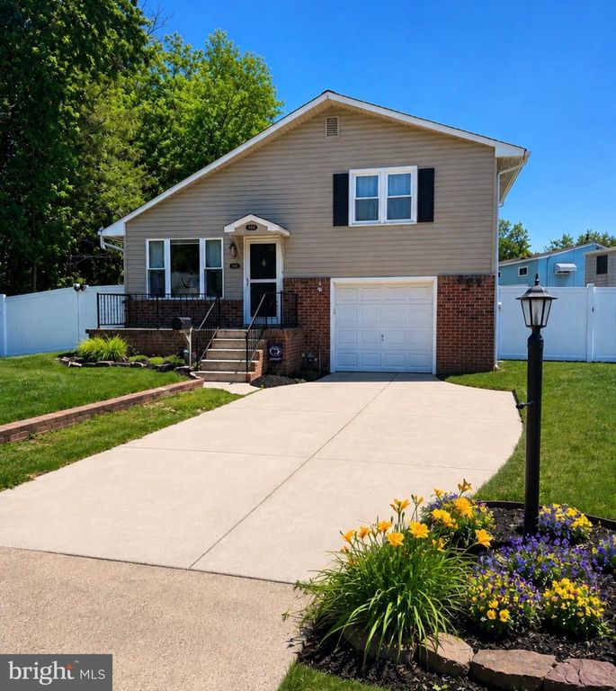 229 GREENE RD, Warminster, PA 18974