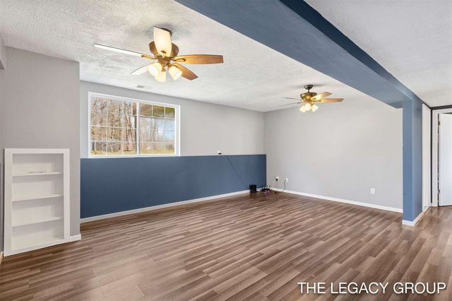 651 S 160th Avenue, Holland, MI 49423