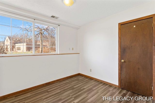 651 S 160th Avenue, Holland, MI 49423