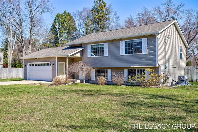 651 S 160th Avenue, Holland, MI 49423