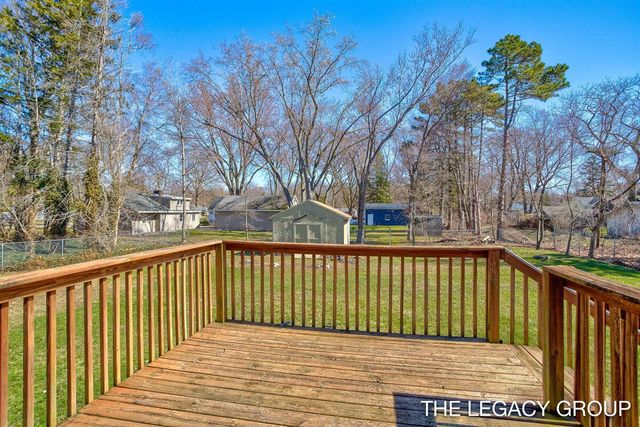 651 S 160th Avenue, Holland, MI 49423