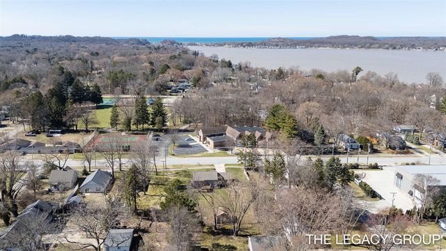 651 S 160th Avenue, Holland, MI 49423