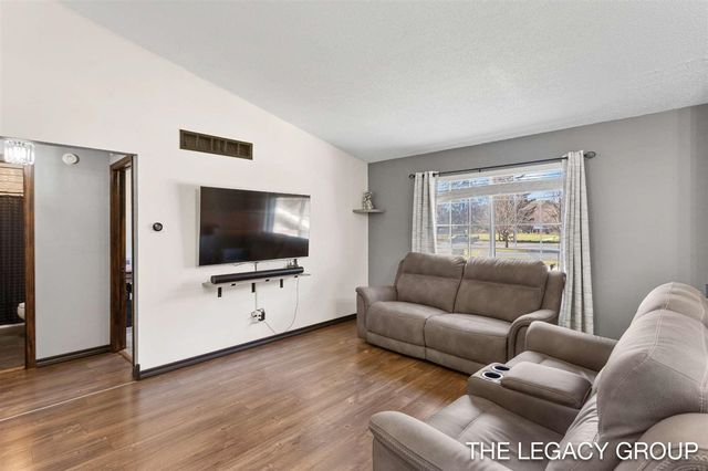 651 S 160th Avenue, Holland, MI 49423