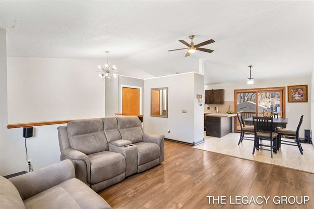 651 S 160th Avenue, Holland, MI 49423