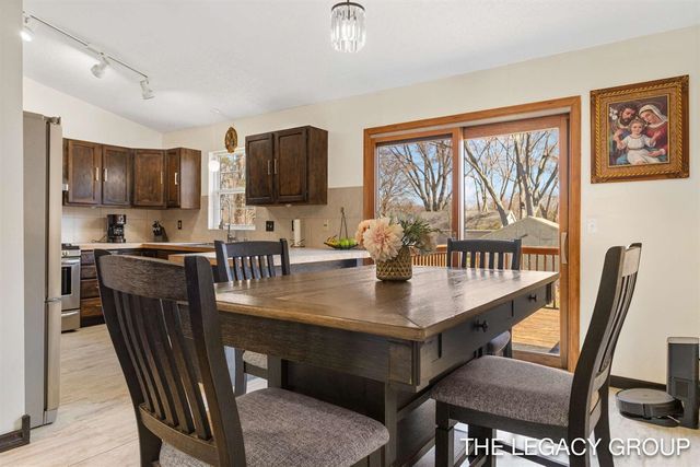 651 S 160th Avenue, Holland, MI 49423