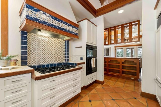 62 E Carmel Valley Road A, Carmel Valley, CA 93924