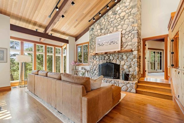 62 E Carmel Valley Road A, Carmel Valley, CA 93924