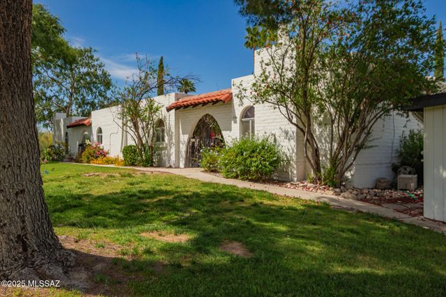 724 W Roller Coaster Road, Tucson, AZ 85704