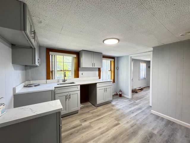 84 Pearl St 1F, Stoughton, MA 02072