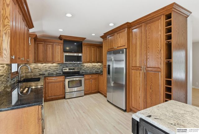 21708 Leavenworth Street, Omaha, NE 68022