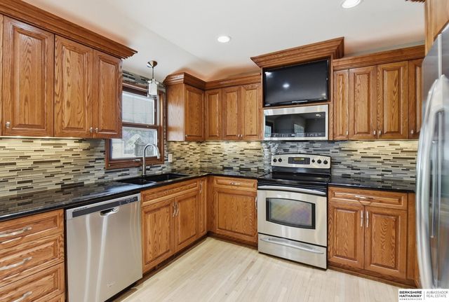 21708 Leavenworth Street, Omaha, NE 68022