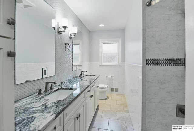 21708 Leavenworth Street, Omaha, NE 68022