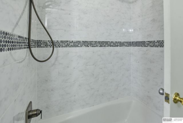 21708 Leavenworth Street, Omaha, NE 68022