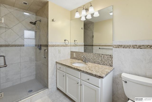 21708 Leavenworth Street, Omaha, NE 68022