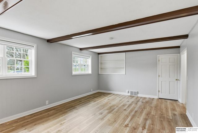 21708 Leavenworth Street, Omaha, NE 68022